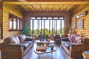 4BR Wood Mountain Villa Jarabacoa Heated Pool