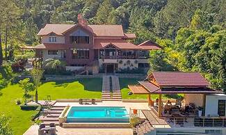 4BR Wood Mountain Villa Jarabacoa Heated Pool