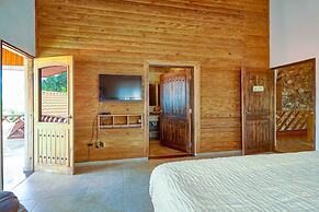 4BR Wood Mountain Villa Jarabacoa Heated Pool