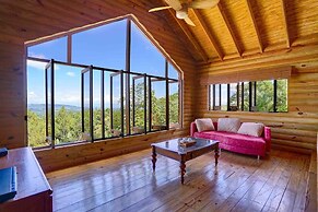 4BR Wood Mountain Villa Jarabacoa Heated Pool