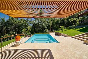 4BR Wood Mountain Villa Jarabacoa Heated Pool