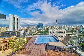 Piantini Views Downtown SD Gym Lounge Pool