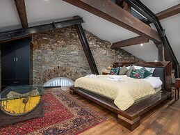 The Mayflower Suite