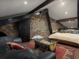 The Mayflower Suite