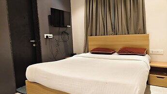 Everest Inn Chakan