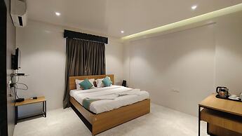 Everest Inn Chakan