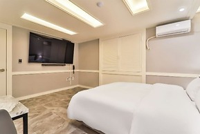 Page 9 Hotel
