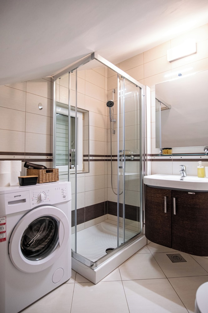 Adriatic View Apartment by DuHomes