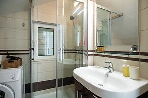 Adriatic View Apartment by DuHomes