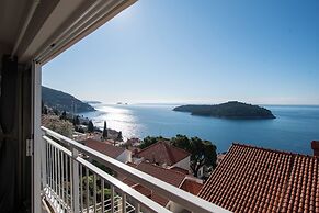 Adriatic View Apartment by DuHomes