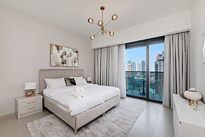 Burj View Stylish 3BR with Maids Room