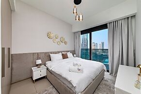 Burj View Stylish 3BR with Maids Room
