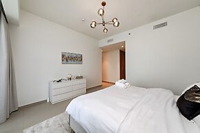 Burj View Stylish 3BR with Maids Room
