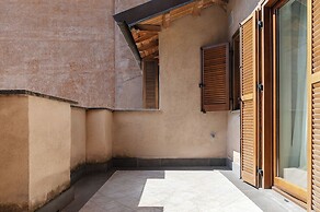 Large 6-Bed Stay near the Colosseum