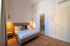 Large 6-Bed Stay near the Colosseum