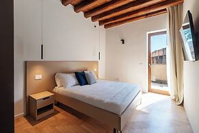 Large 6-Bed Stay near the Colosseum