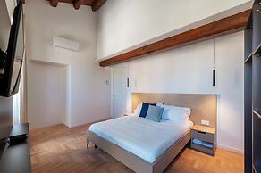 Large 6-Bed Stay near the Colosseum