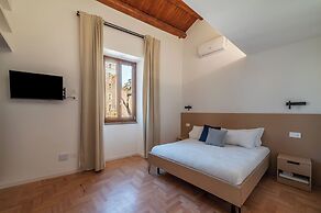 Large 6-Bed Stay near the Colosseum