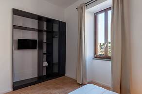 Large 6-Bed Stay near the Colosseum