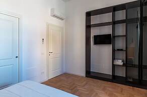 Large 6-Bed Stay near the Colosseum