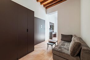 Large 6-Bed Stay near the Colosseum