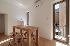Large 6-Bed Stay near the Colosseum