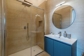 Large 6-Bed Stay near the Colosseum