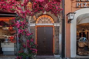 Large 6-Bed Stay near the Colosseum