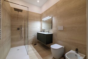Large 6-Bed Stay near the Colosseum