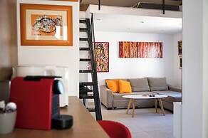Adriatic Gallery Apartment by DuHomes