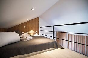 Adriatic Gallery Apartment by DuHomes