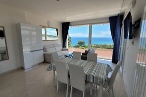 Felloniche Apartment Sea View
