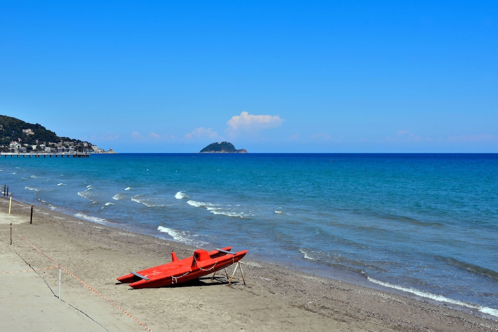 Seaside Binario Blu 500 M Dal Mare