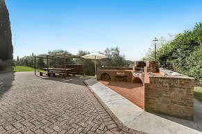 Charming Borgo Ciclamino Pool Activities