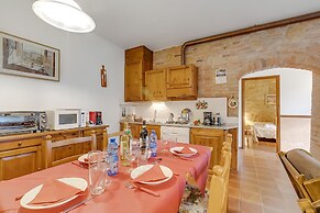 Charming Borgo Ciclamino Pool Activities