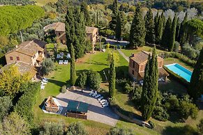 Charming Borgo Ciclamino Pool Activities