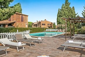 Charming Borgo Ciclamino Pool Activities