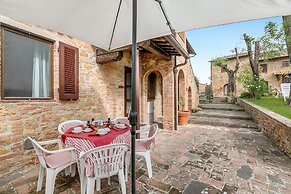Charming Borgo Ciclamino Pool Activities