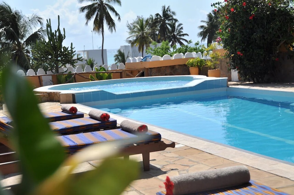 Sand Bank View Hotel