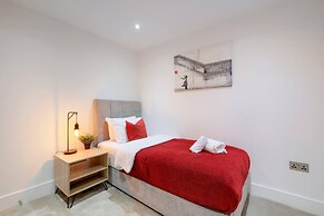 Stunning 5 Bedroom, 3 Bathroom Home in Windsor