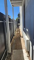 Largs Oasis - Beach and Jetty views