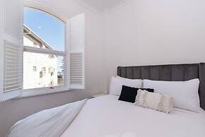 Largs Oasis - Beach and Jetty views