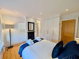 Stunning 4 Bedroom House in Old Windsor