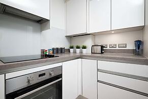 Stunning 2BR Flat With Balcony