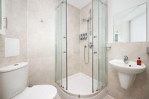 Stunning 2BR Flat With Balcony