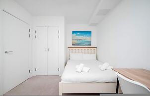 Stunning 2BR Flat With Balcony