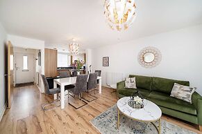 Charming 2-bedroom House in Northfleet