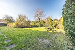 Charming and Modern 1-bedroom Flat