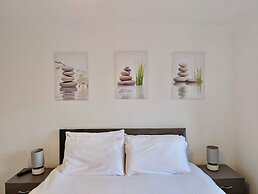 Charming and Modern 1-bedroom Flat