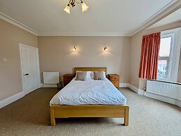 Charming Two-bedroom House in London